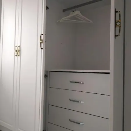 Full Restored And Renewed Fresh Flat Apartment *